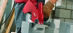 Использование ручных электрических алмазных отрезных машин Hilti DCH 230