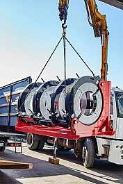 Погрузка гидравлического стыкового сварочного аппарата для полиэтиленовых труб Gas Fusion Red-1000